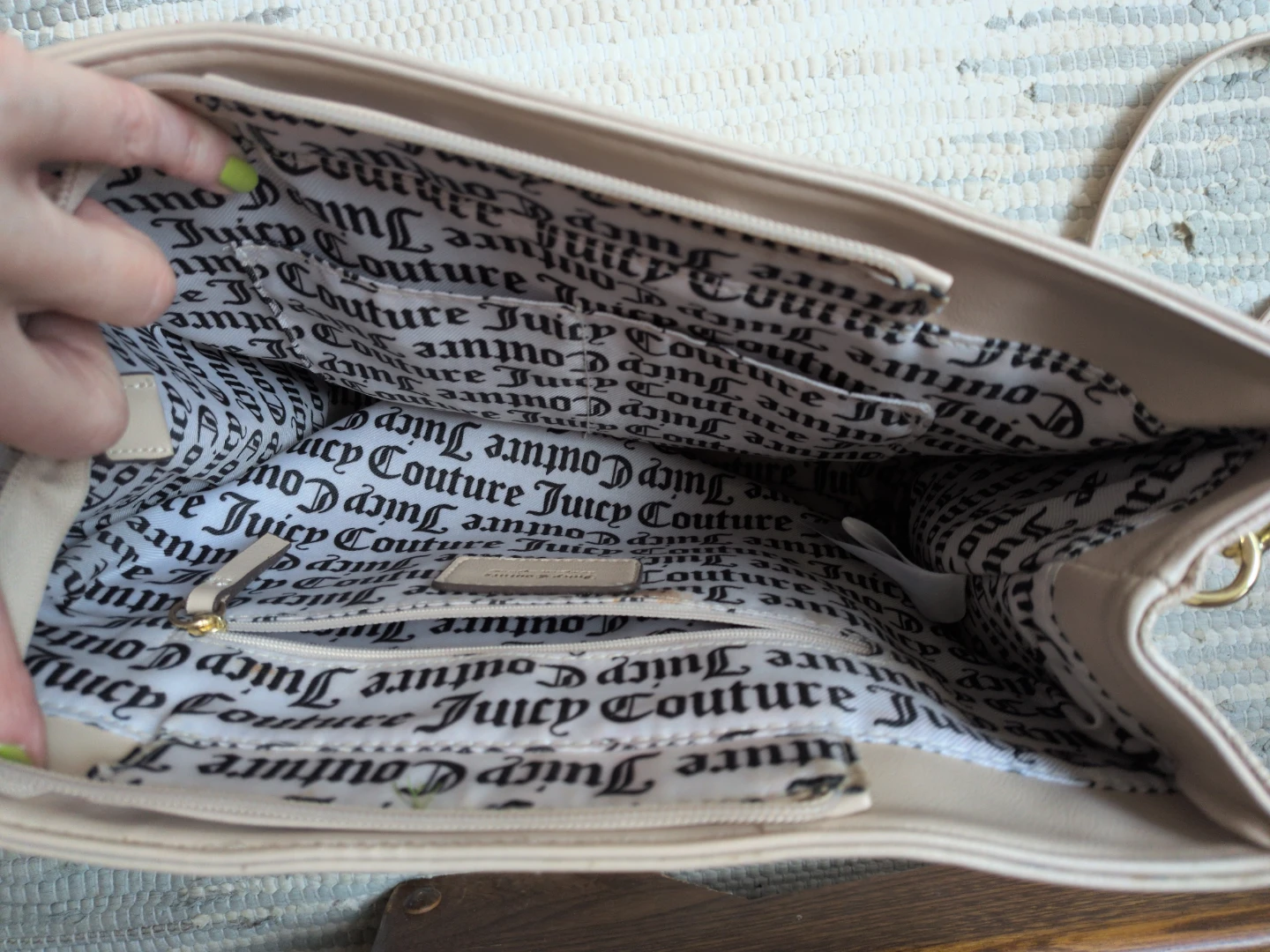 Like New Juicy Couture Beige Tote Bag - photo 2