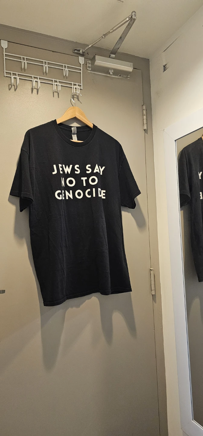 Gildan "Jews Say NO TO GENOCIDE" T-Shirt XL