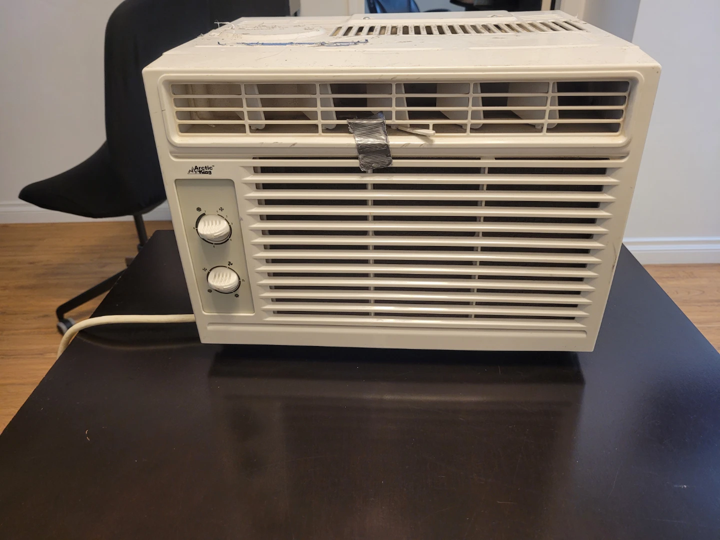 Arctic King Window Air Conditioner - photo 2