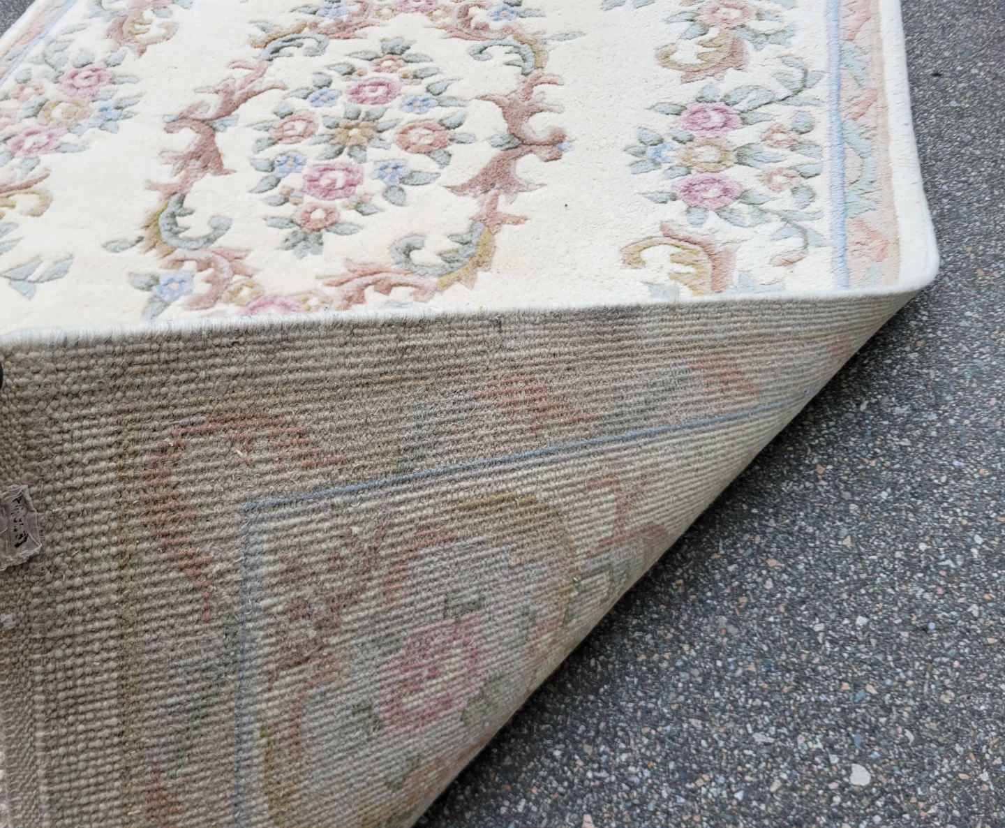 ​Plush 100% Wool Area Rug - 5'3" x 8'3" Hand-Made Pastel Floral. - photo 3