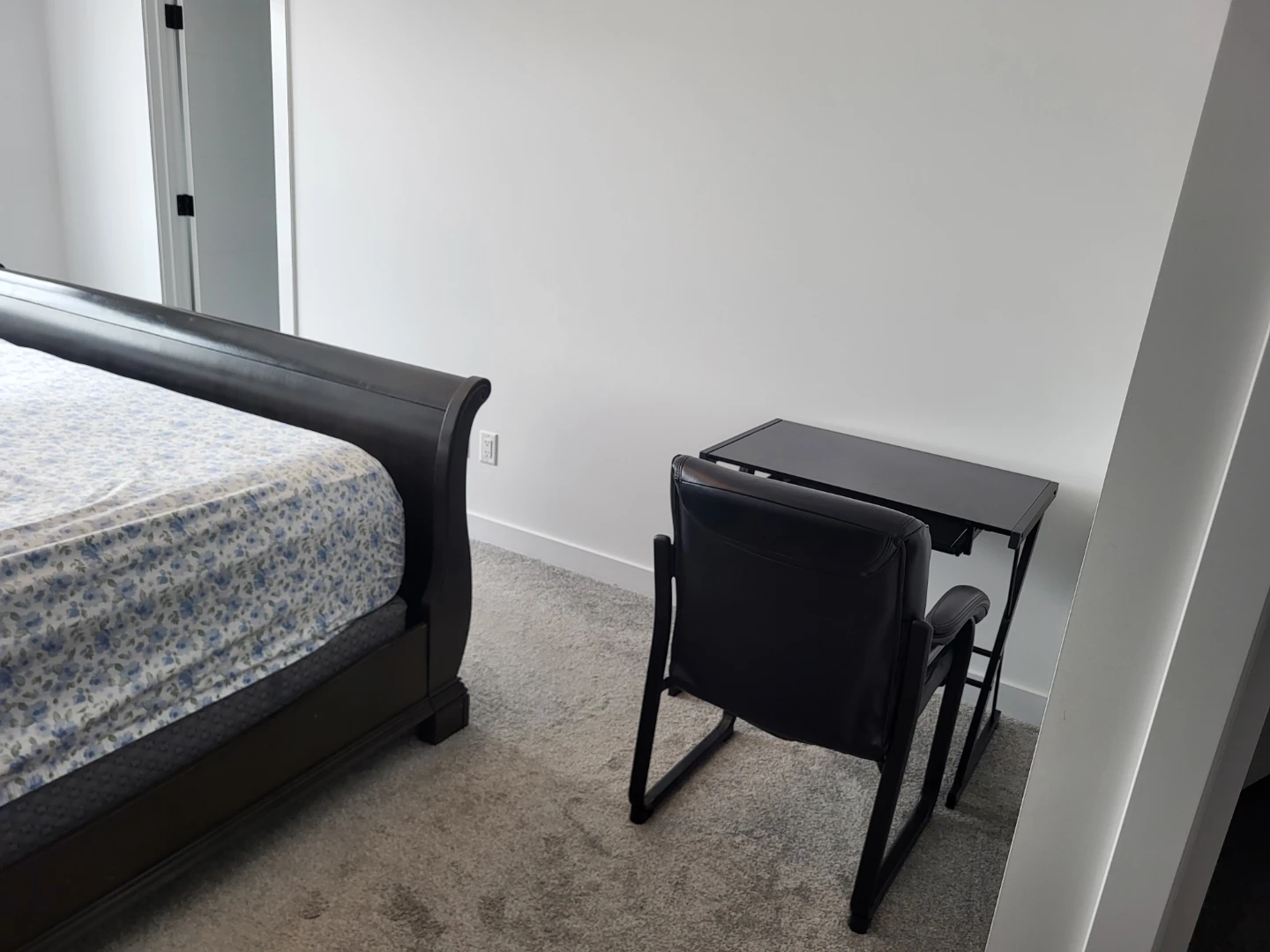Master bedroom with attached bathroom - photo 3