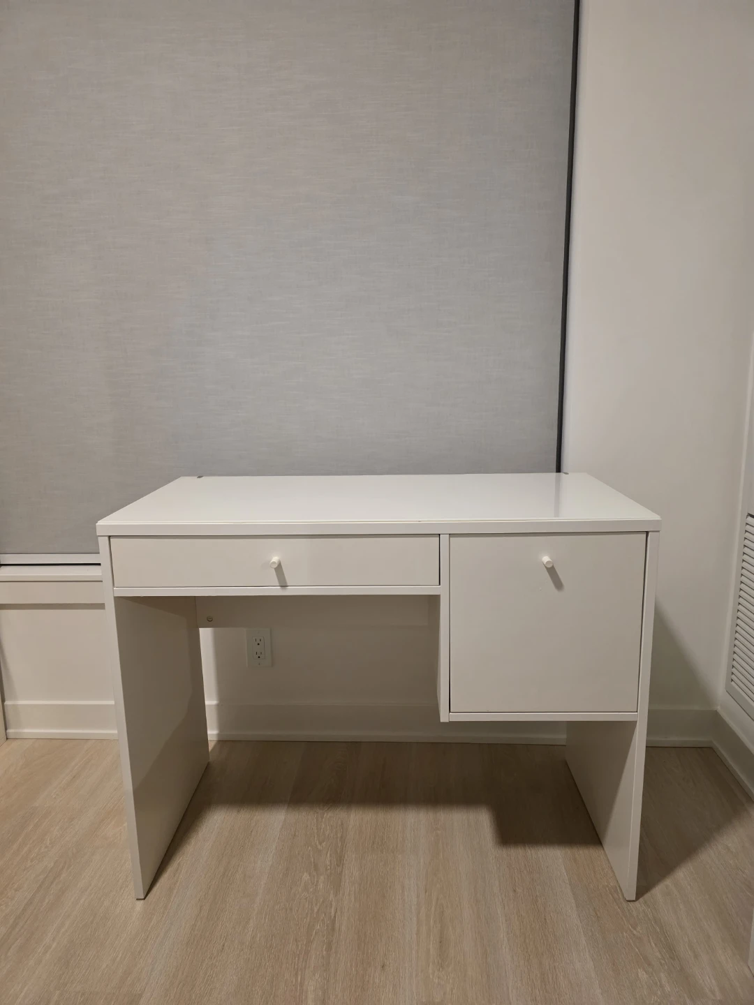 White SYVDE Dressing Table
