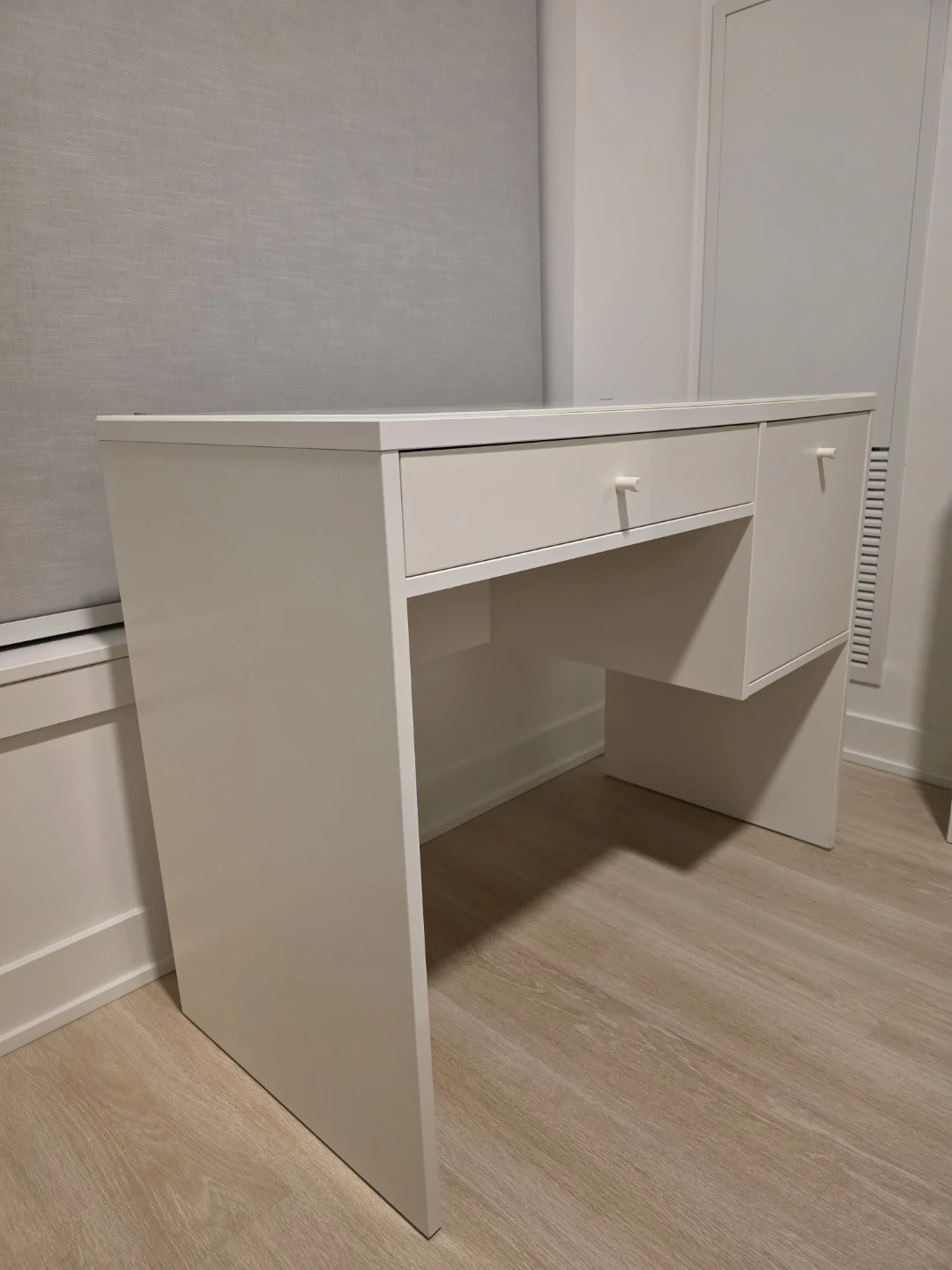 White SYVDE Dressing Table - photo 2