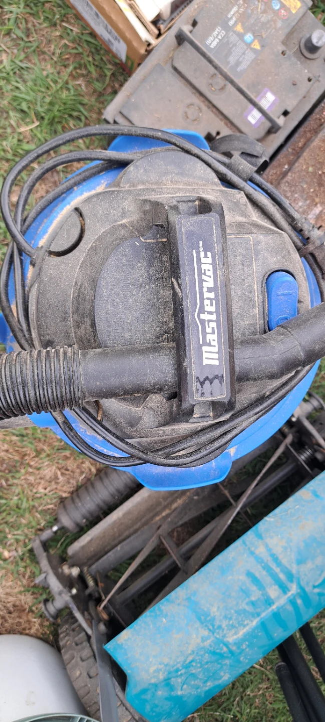 Mastervac 15L (4 US Gallons) Wet/Dry Vacuum - photo 2