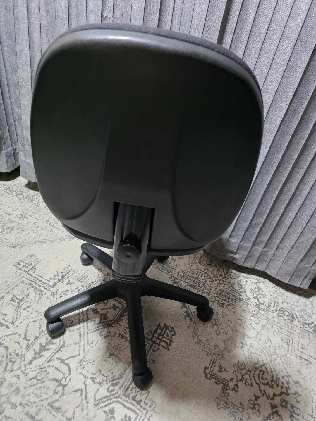 Black Office Chair - photo 2