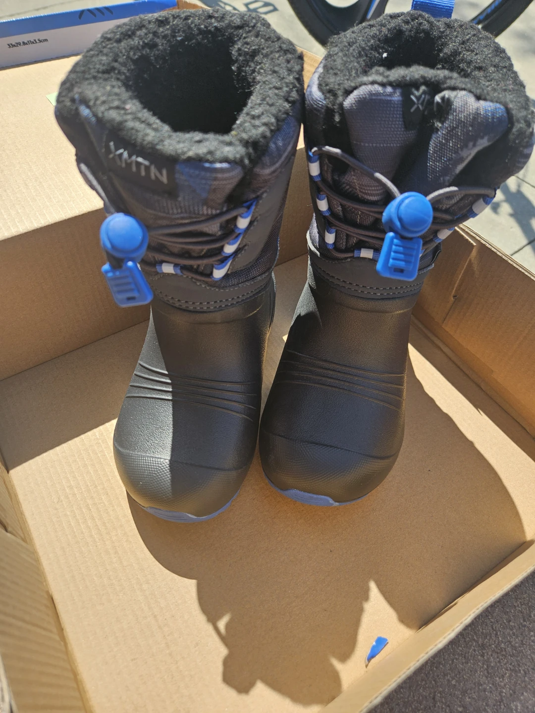 XMTN Kids Winter Boots Size 10 - photo 2