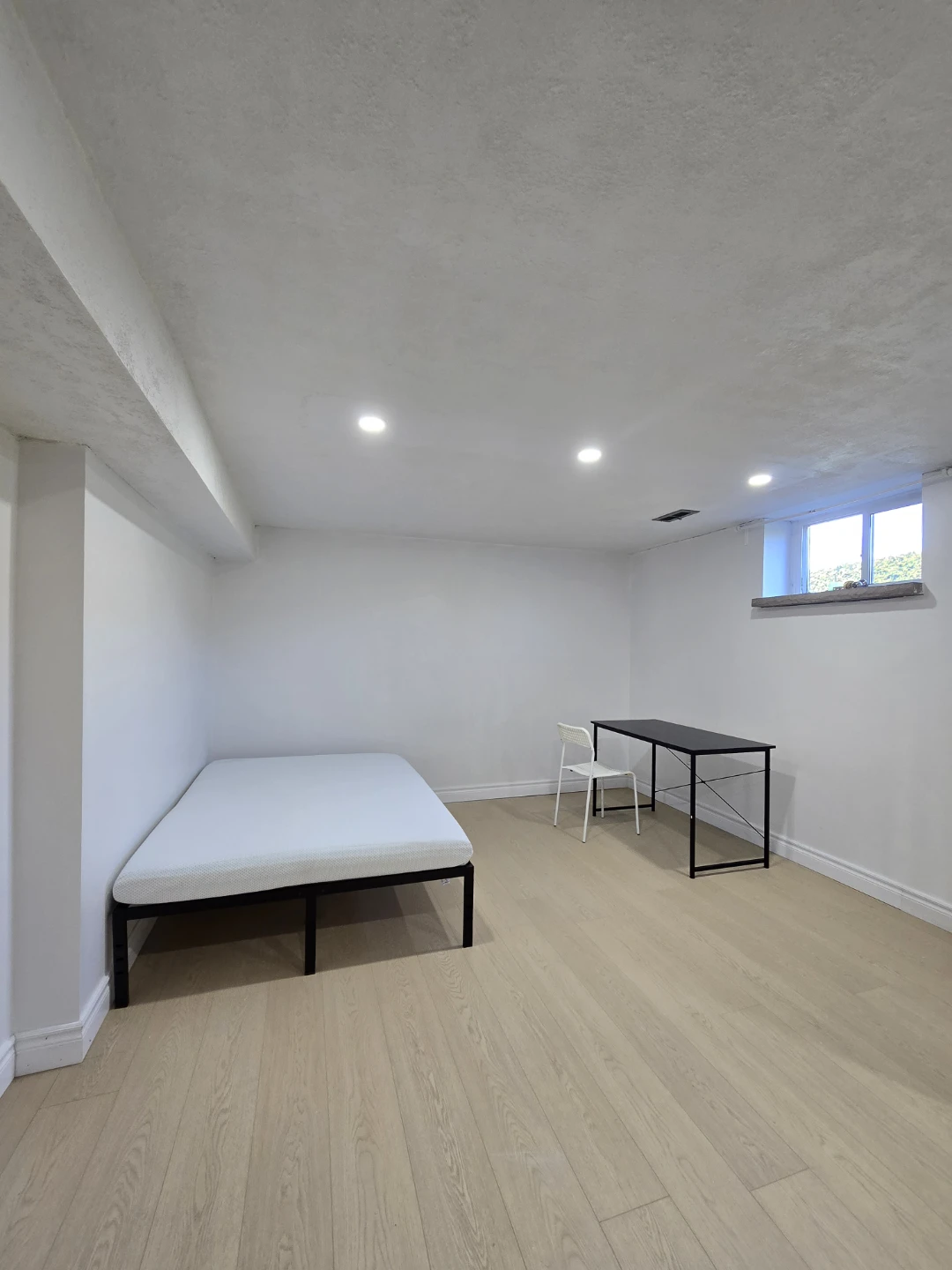 1 Bedroom Available for June 1st - photo 4