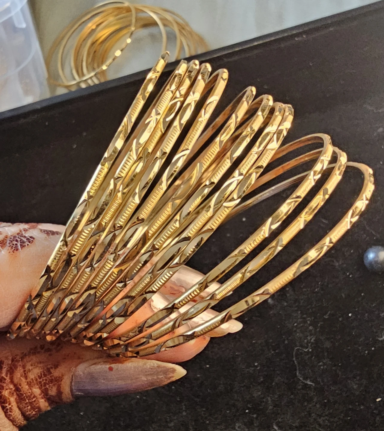 Set of 12 thin Gold Tone Bangles - photo 3