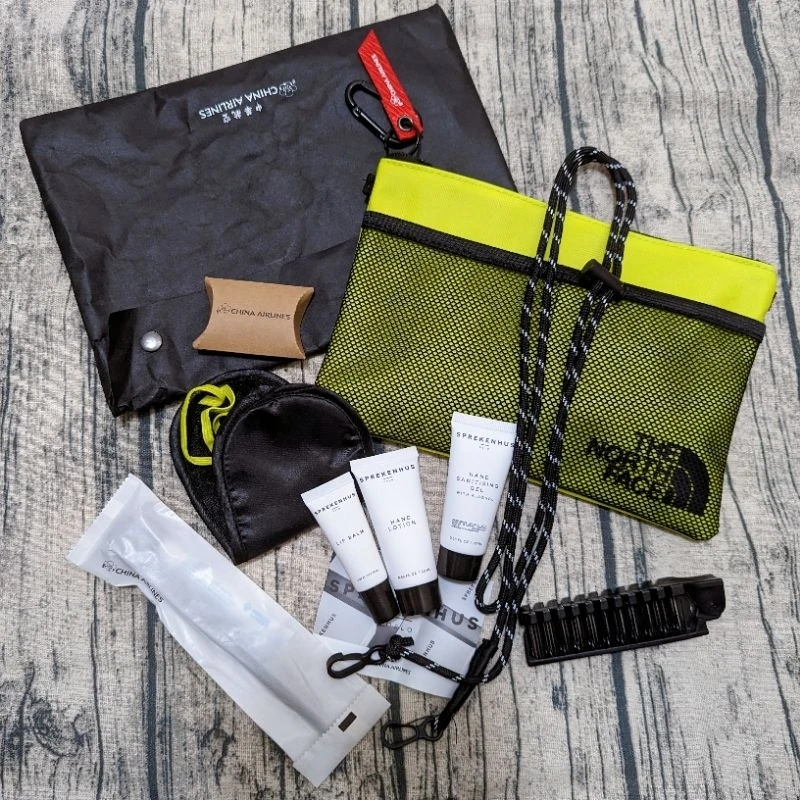 The North Face Travel Pouch Bag Airline Amenity Kit NEW