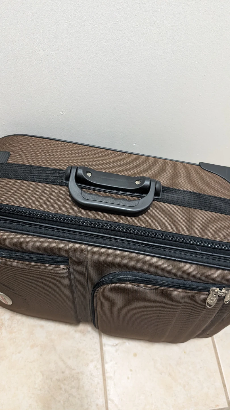 Air Express Classic Luggage Carry-On Suitcase - photo 3