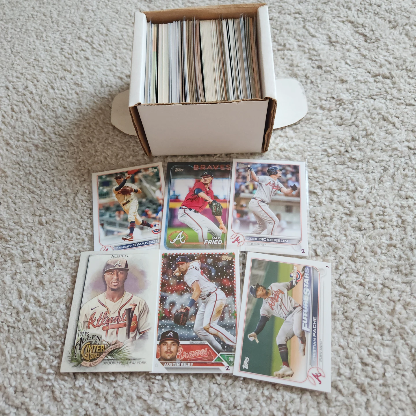 Atlanta Braves, 100 Baseball Cards Team lot - photo 2