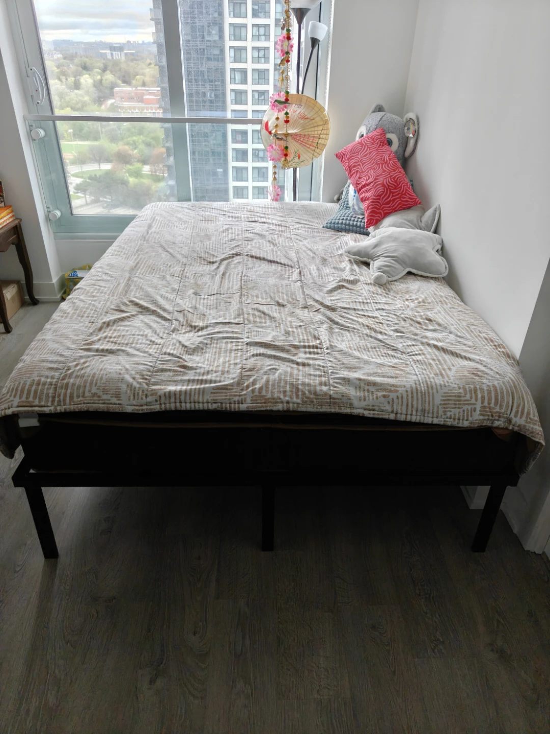 Queen mattress and bed frame - photo 2