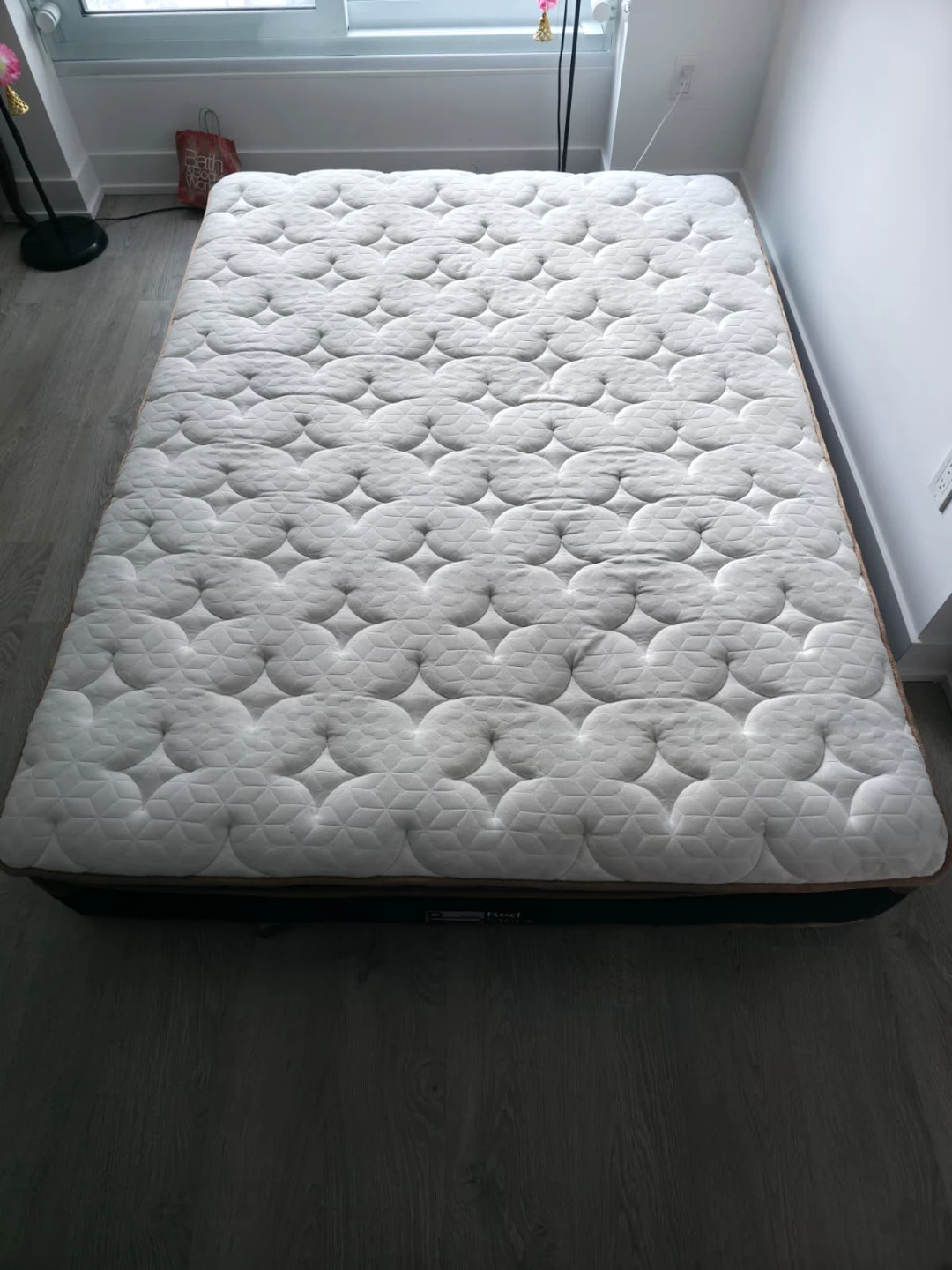 Queen mattress and bed frame - photo 3