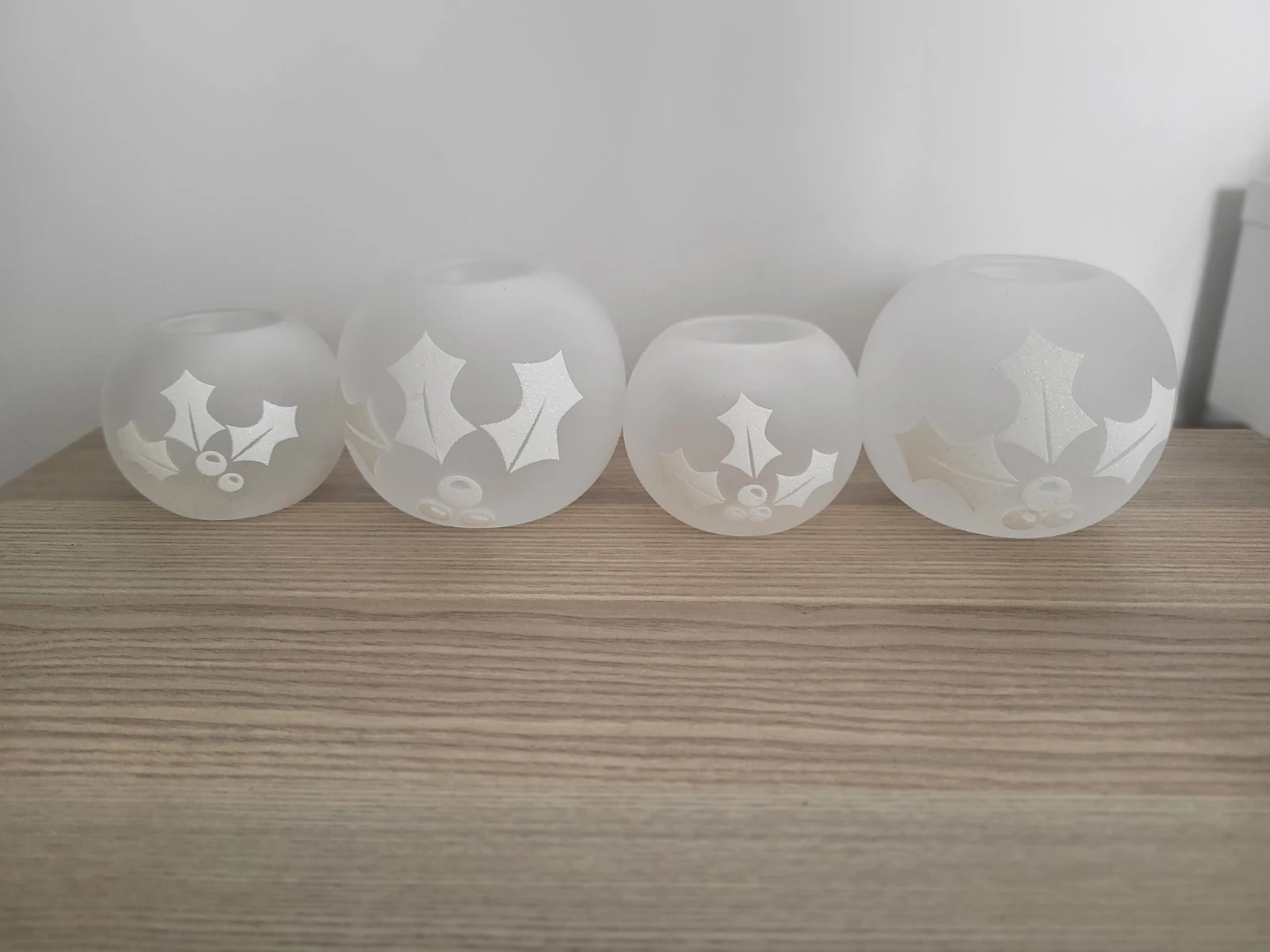 Set of 4 Frosted Glass Votive Holders with Holly Design - photo 2