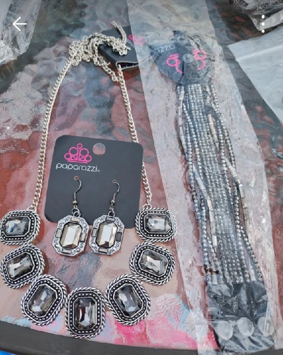 Paparazzi Necklace and Earrings Set