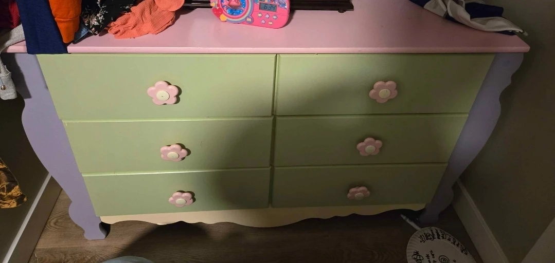 Kids Desk and Dresser Set with Flower Knobs - photo 2