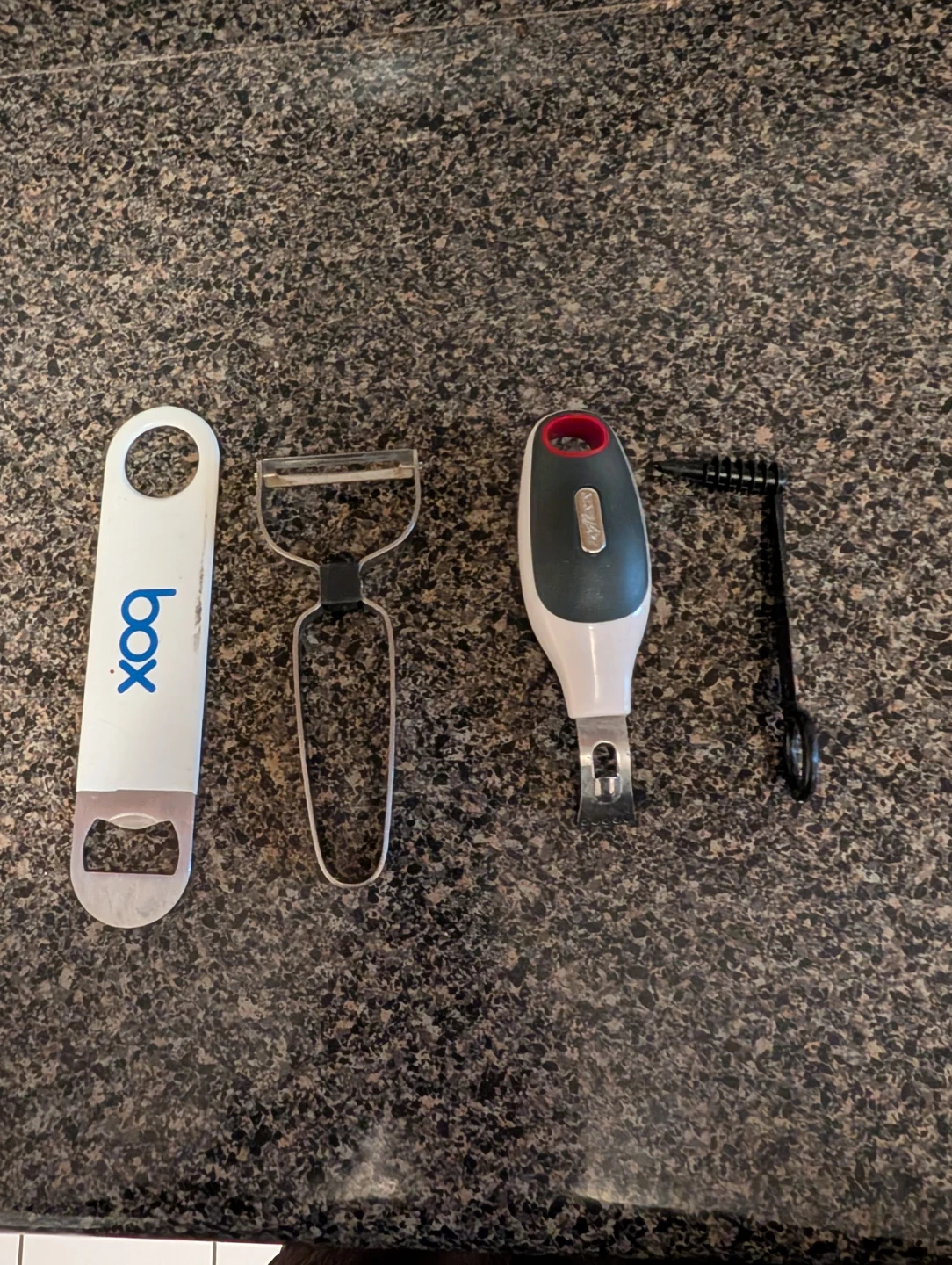 Kitchen Gadget Set - Bottle Opener, Peeler, Corkscrew - photo 2