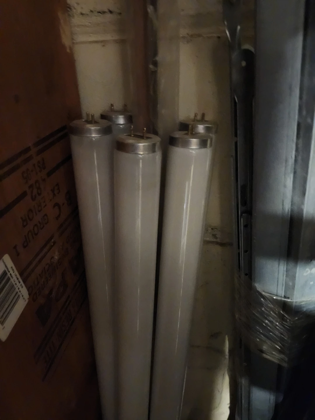 Sylvania "Ecologic" Fluorescent Tube Lights - photo 3