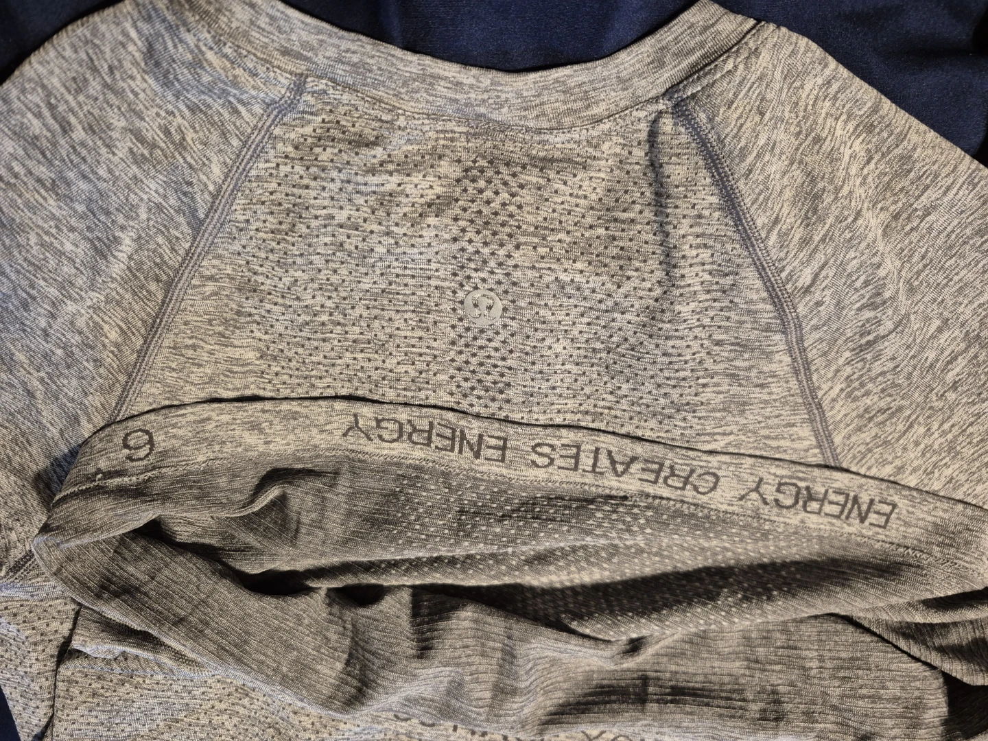 Lululemon Grey Long Sleeve Athletic Shirt Size 6 - photo 2