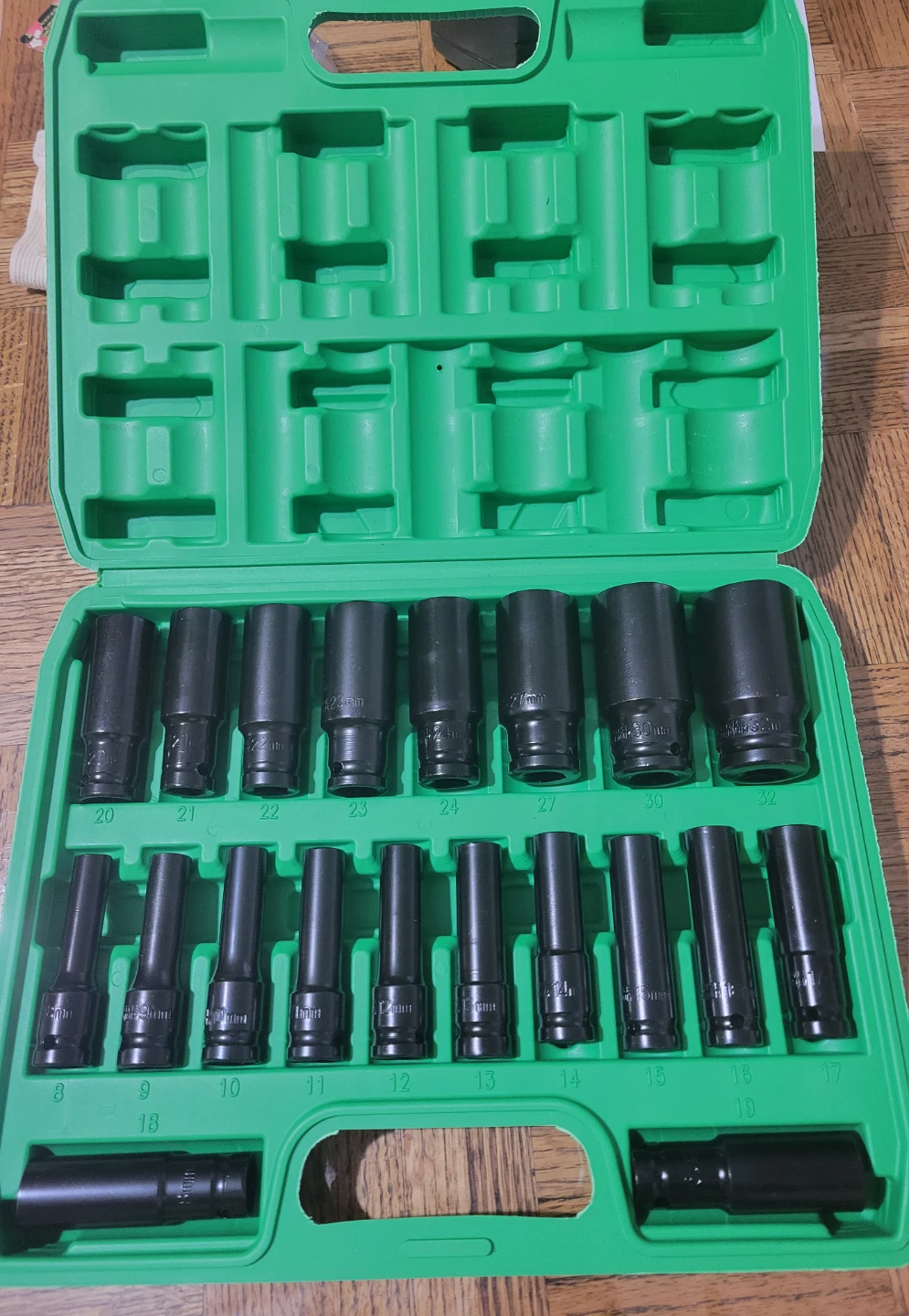 NEW 20 Piece 1/2" Drive METRIC Socket Set