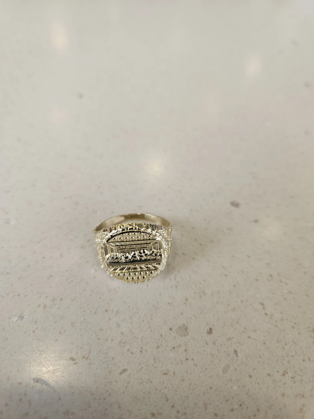 10 kYellow Gold Ring