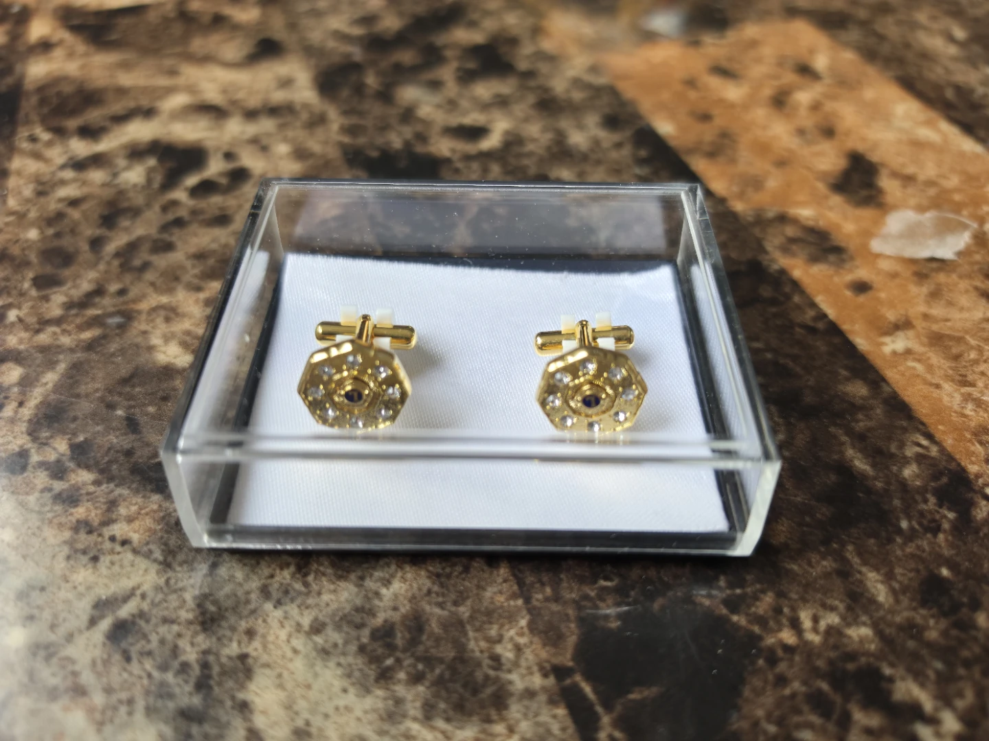 Brand New Lions Club Gold Cufflinks with stones $50 - photo 3