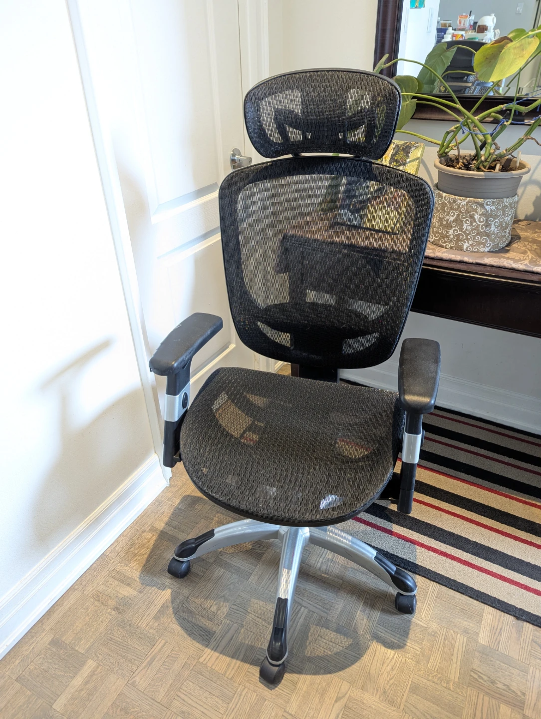 Ergonomic Mesh Office Chair