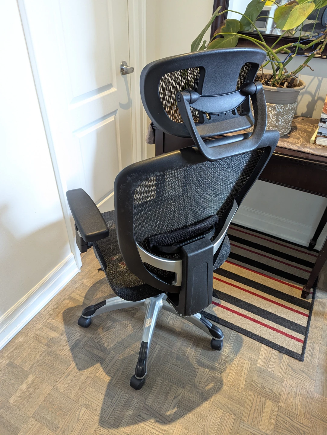 Ergonomic Mesh Office Chair - photo 2