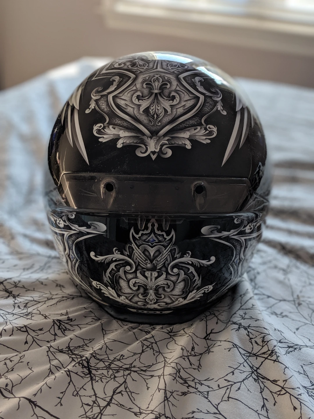 SHOEI Motorcycle Helmet - Black with Silver Design - photo 3
