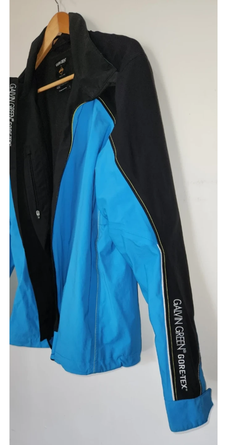 GORE -TEX GALVIN GREEN  new smoke & pet free home. - photo 3
