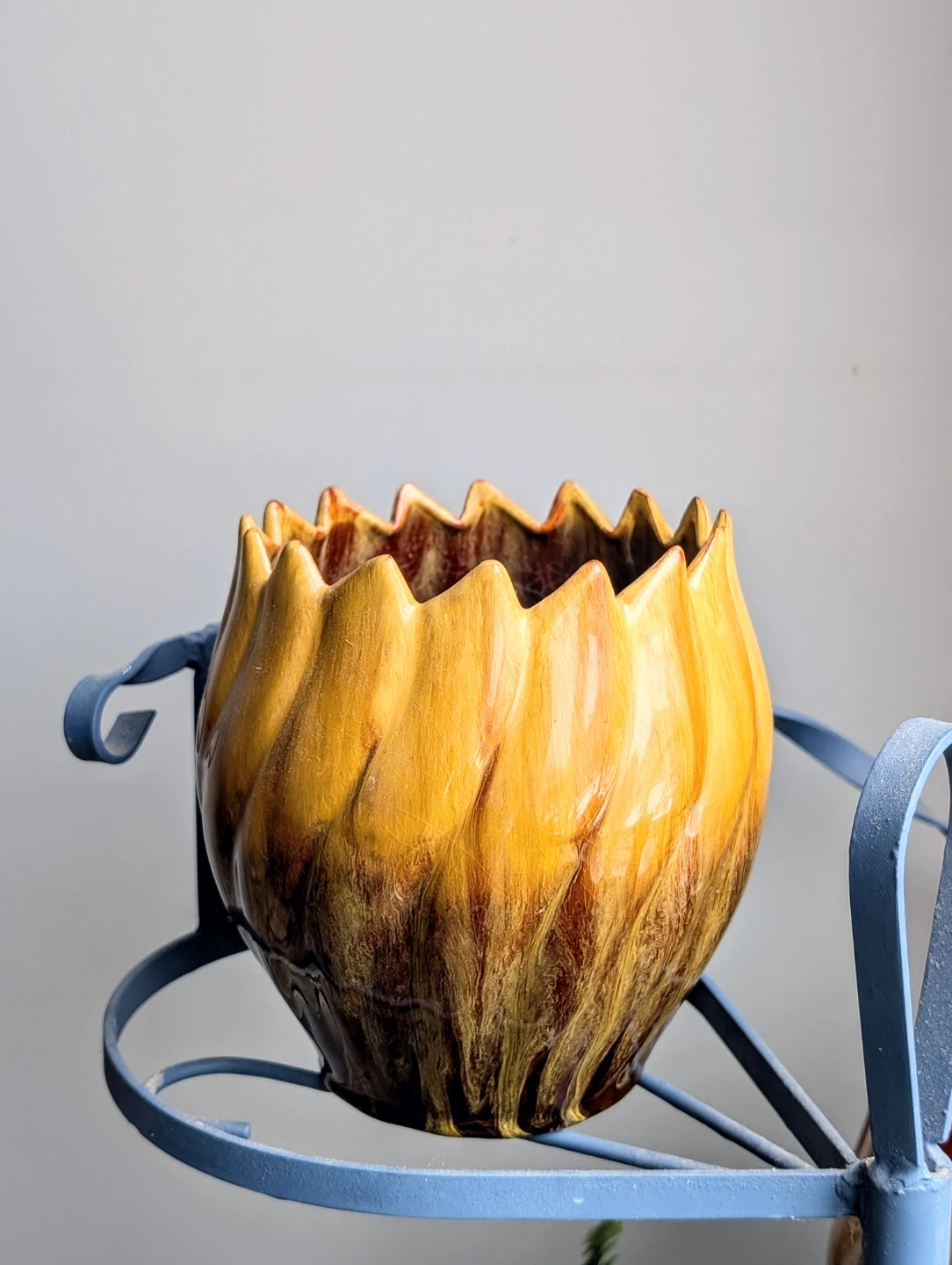 Beautiful Vintage Midcentury Blue Mountain Pottery Vessel
