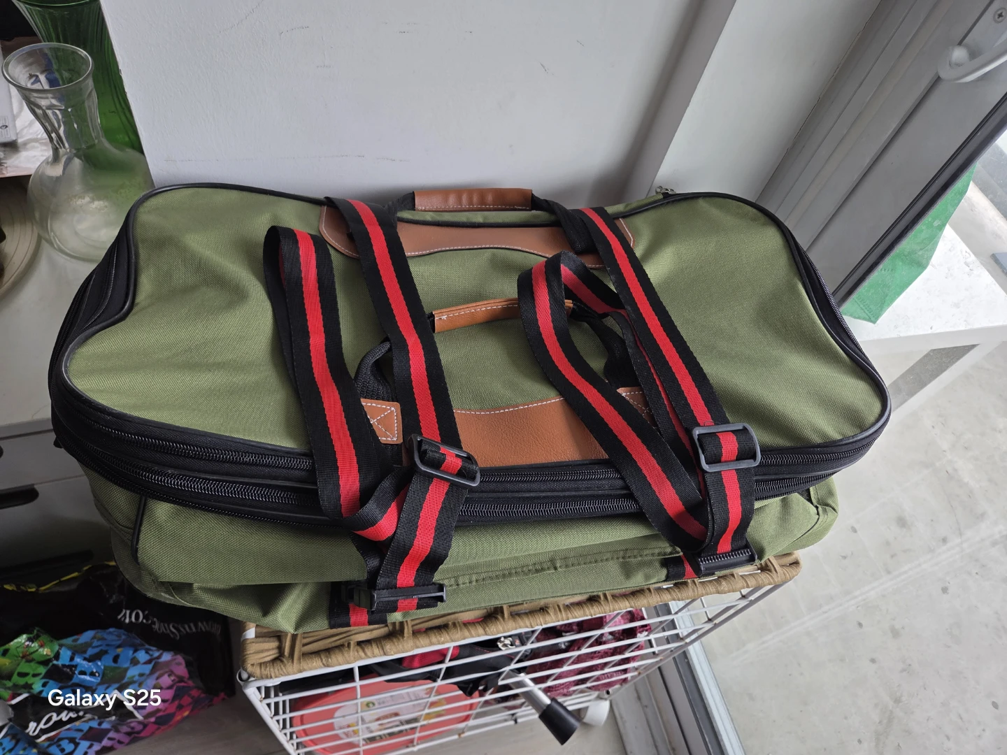 Bivouac green duffel bag with wheels - photo 2