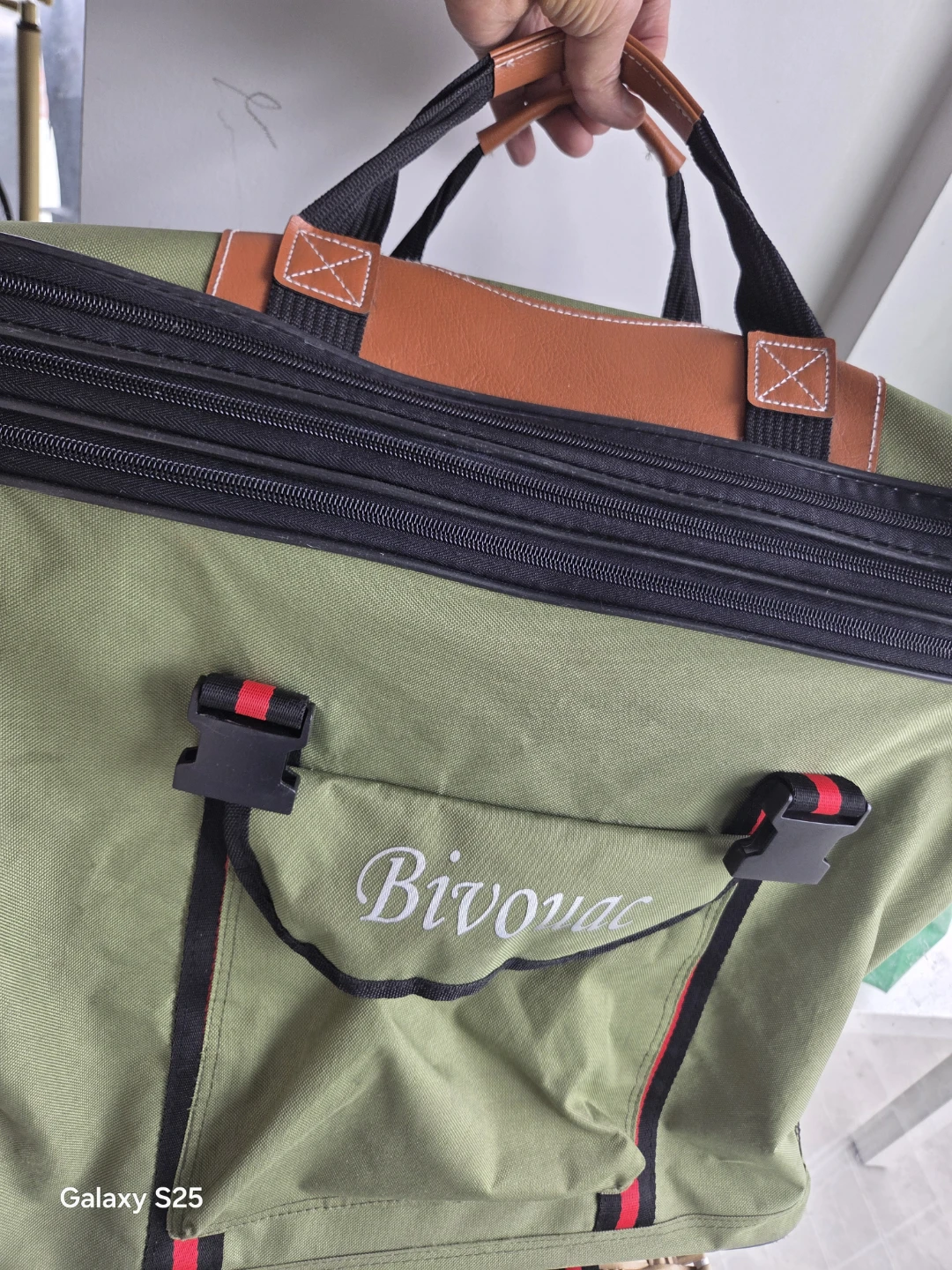 Bivouac green duffel bag with wheels - photo 3
