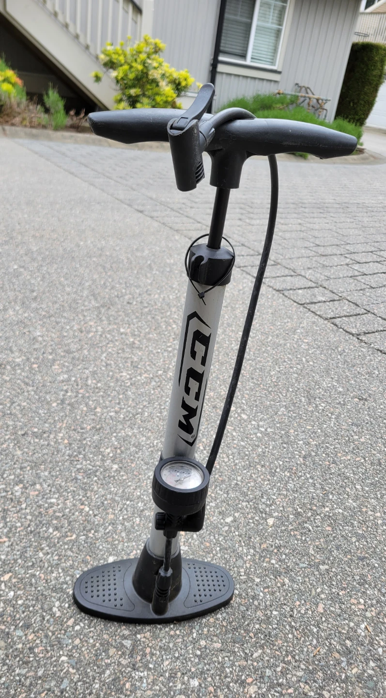 CCM Floor Bike Pump with Gauge - photo 2