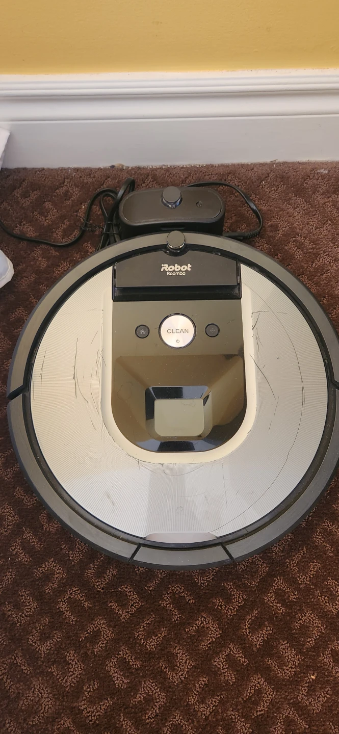 iRobot Roomba 960 Vacuum with 2  Replenishment Kits, new battery