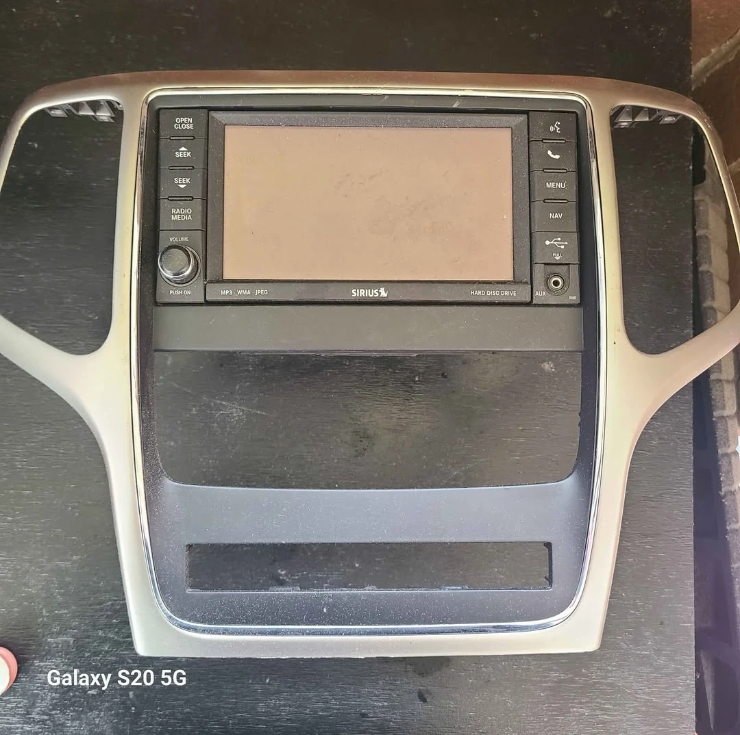 Oem Jeep Grand Cherokee radio (2013)
