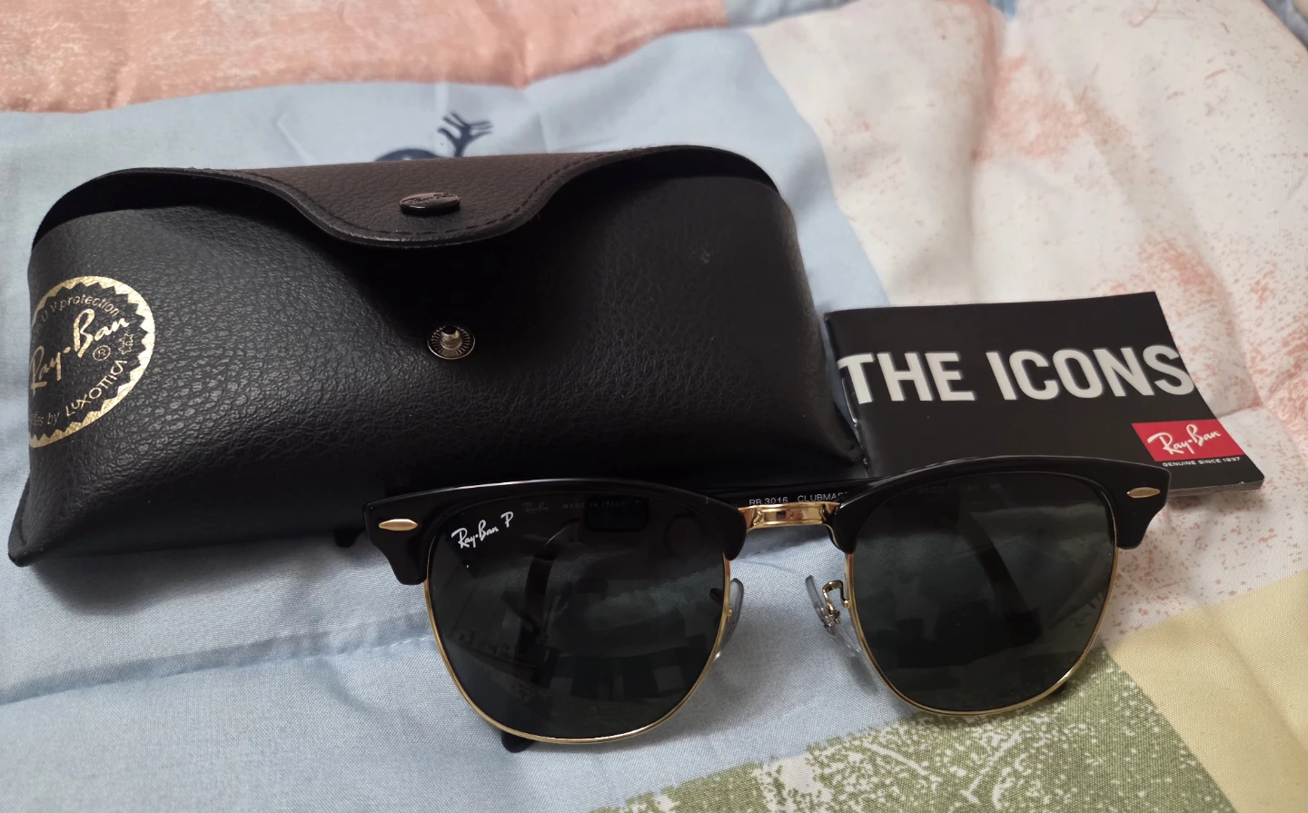 Ray-Ban Clubmaster Sunglasses Black Gold RB3016
