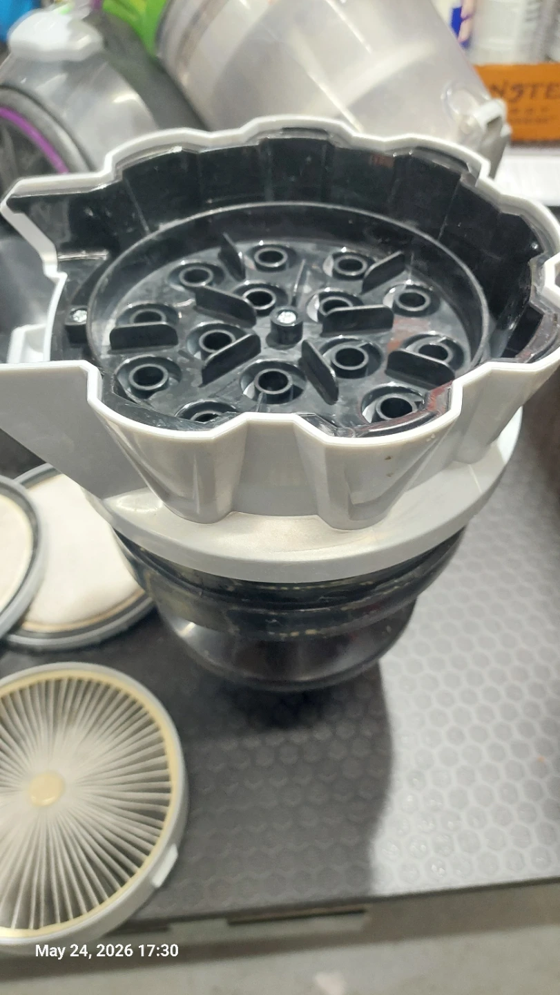 Bissell PowerLifter Cannister Vacuum - photo 2