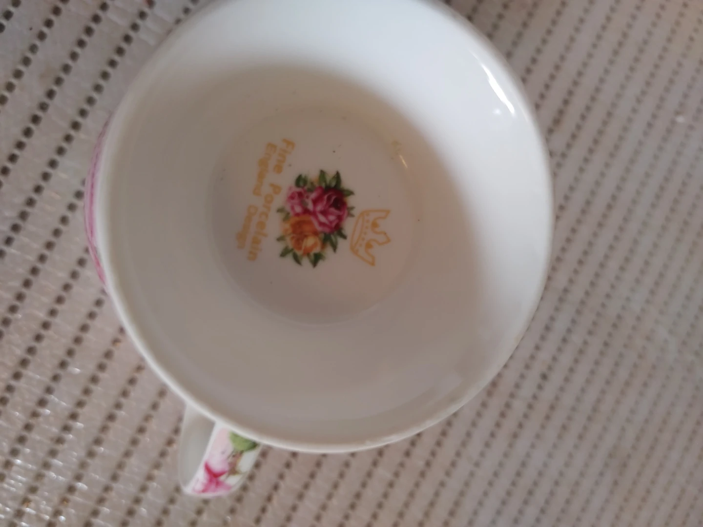 Fine Porcelain "Carte Postale" Rose Teacup - photo 3