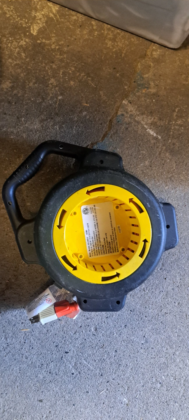 NOMA Retractable Extension Cord Reel