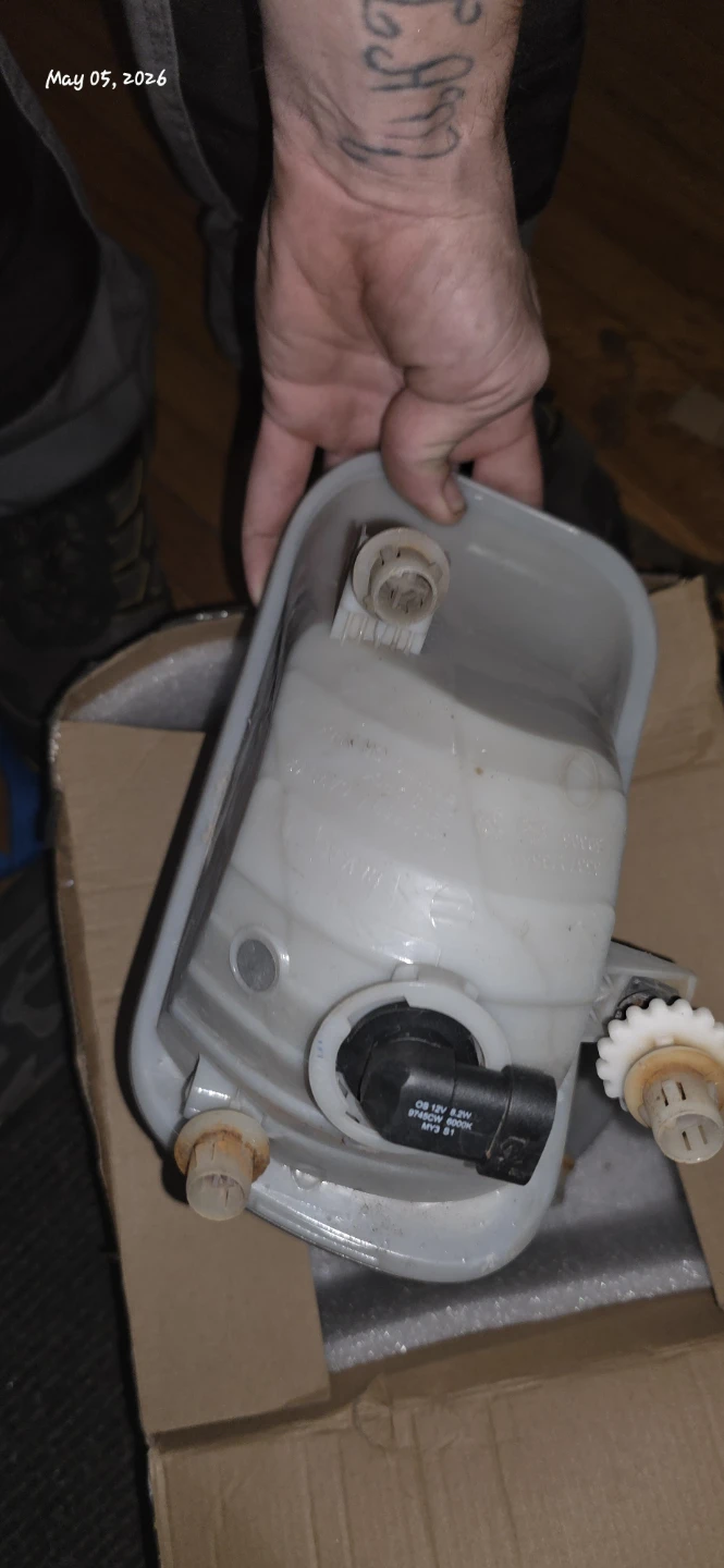 Fog Light Assembly - photo 2
