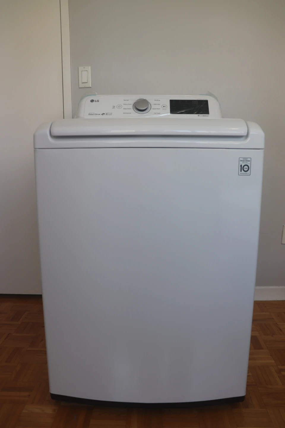 NEW LG 5.8 cu. ft. Mega Capacity Top Load Washer - photo 2