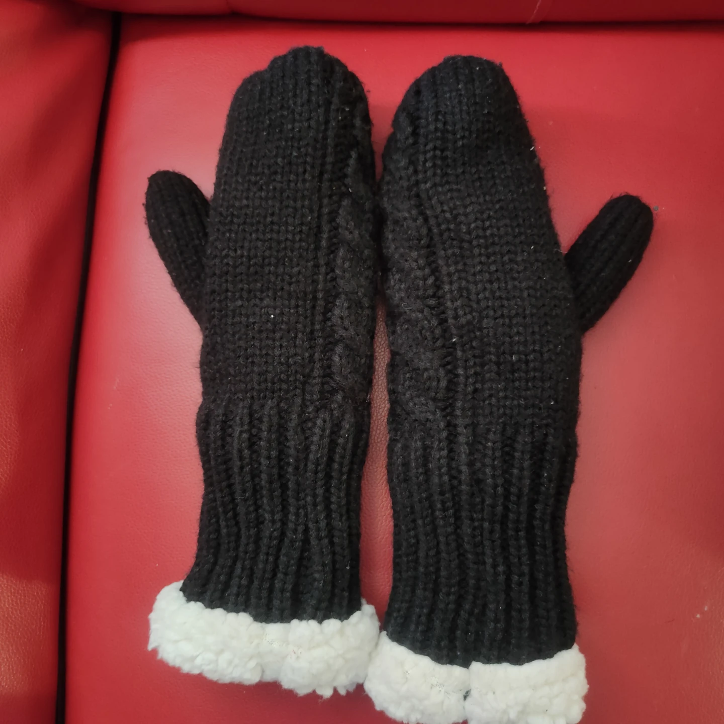 Just cozy Black Knit Mittens with Sherpa Lining - photo 2