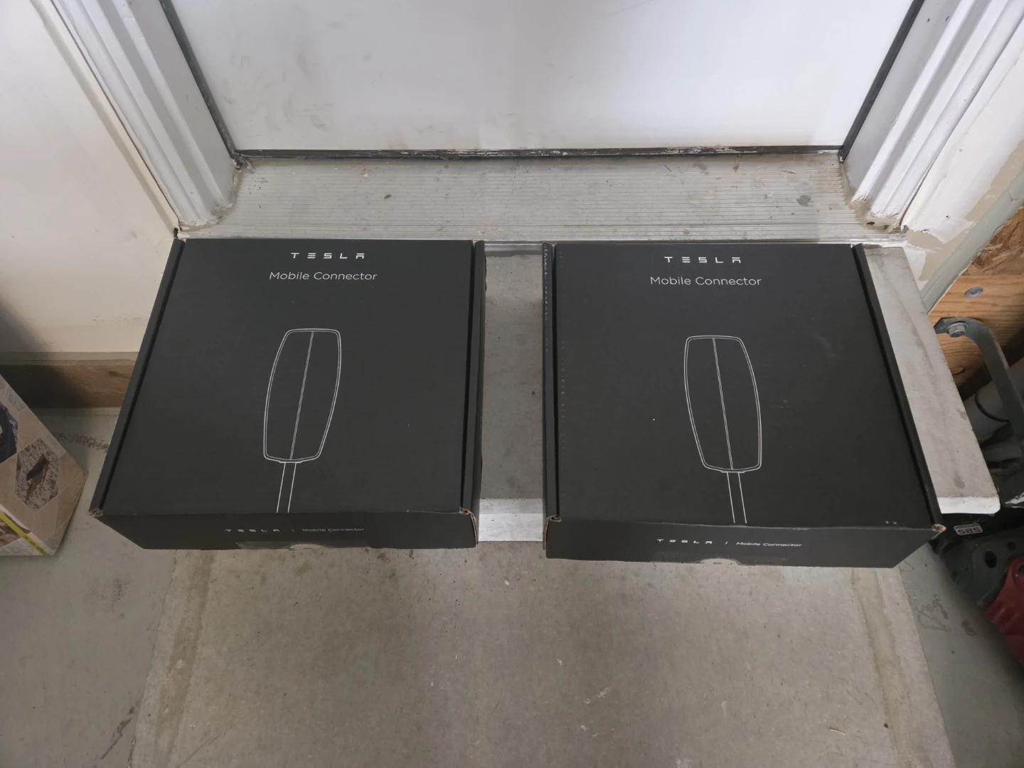 Tesla Mobile Connector