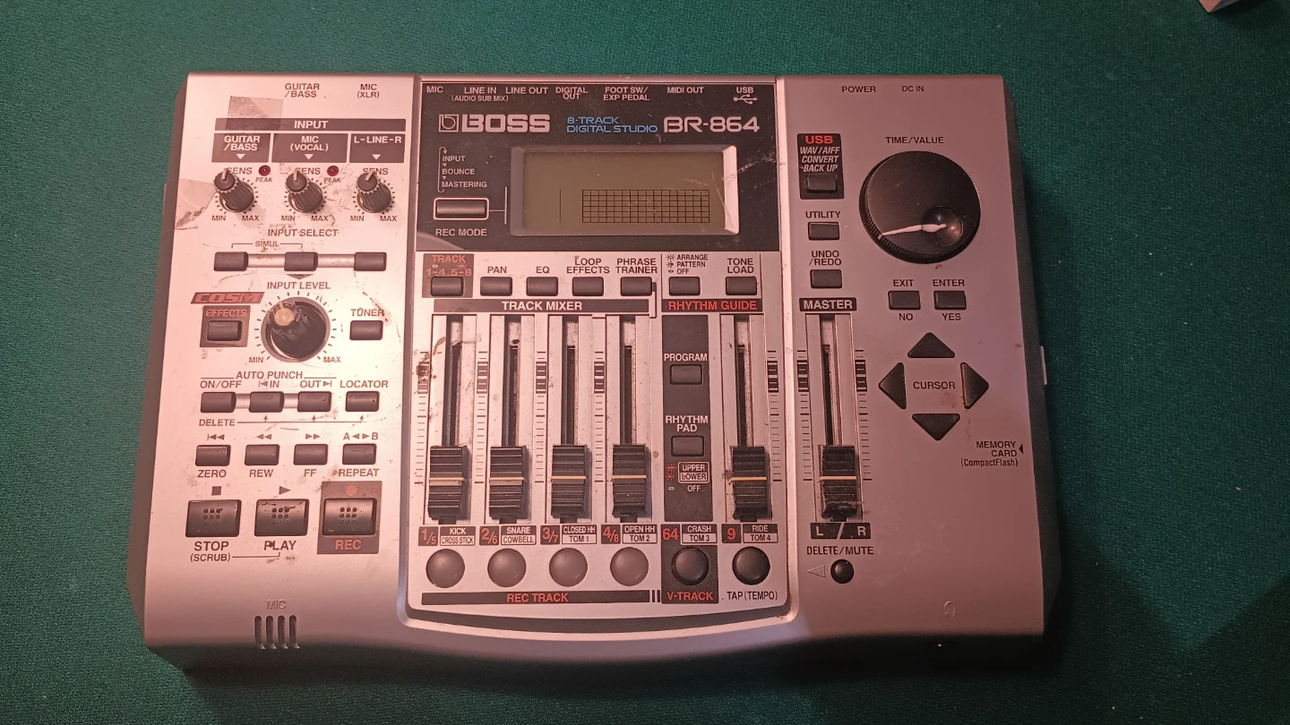 Boss BR-864 8-Track Digital Studio Multi-Track Recorder