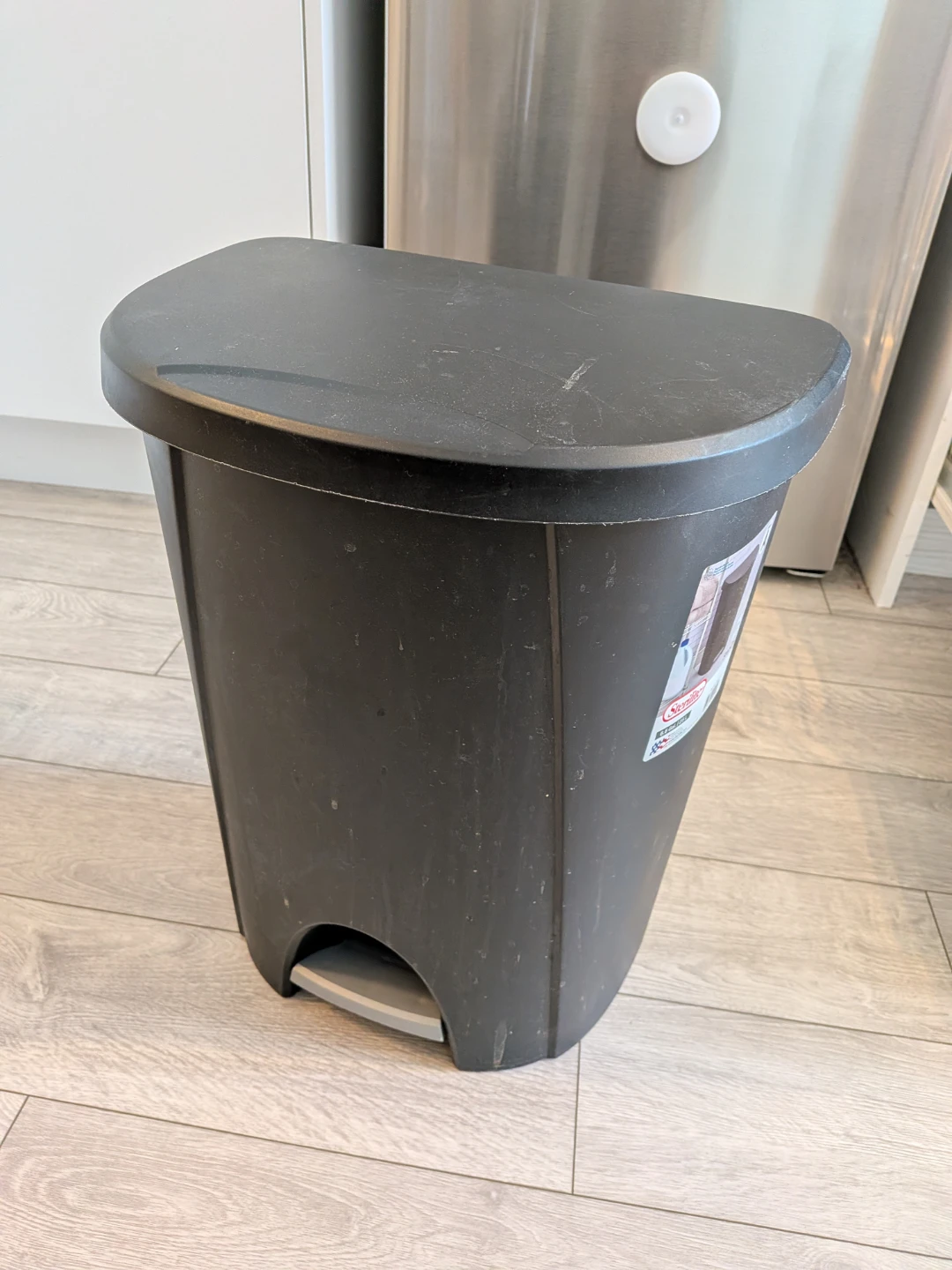 Trash Can - Black - 6.6 Gal / 25 L