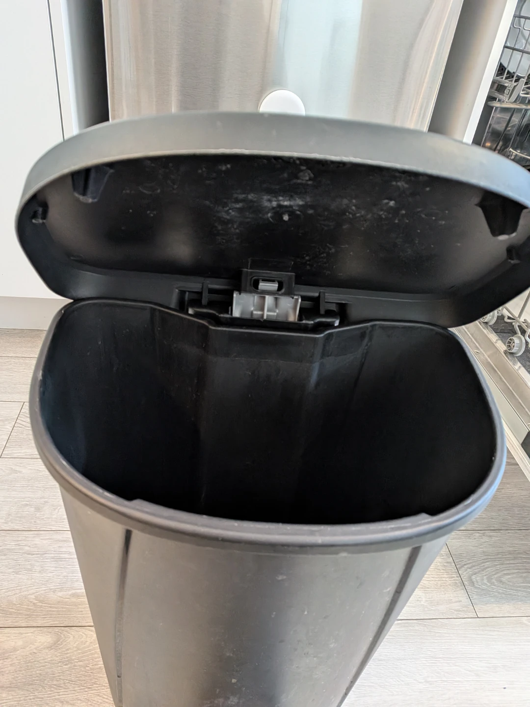 Trash Can - Black - 6.6 Gal / 25 L - photo 3