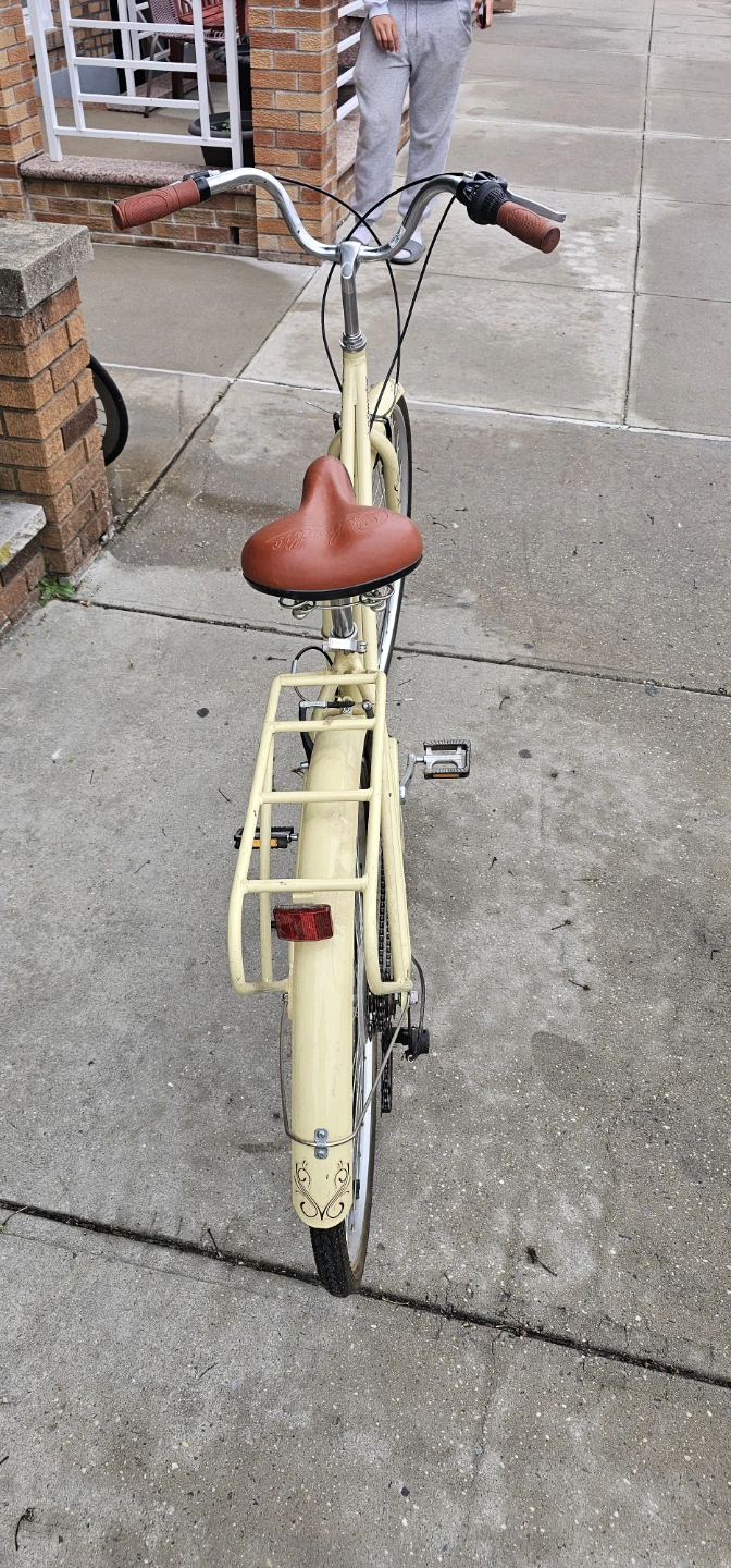 Schwinn Cream Cruiser Bicycle - photo 3