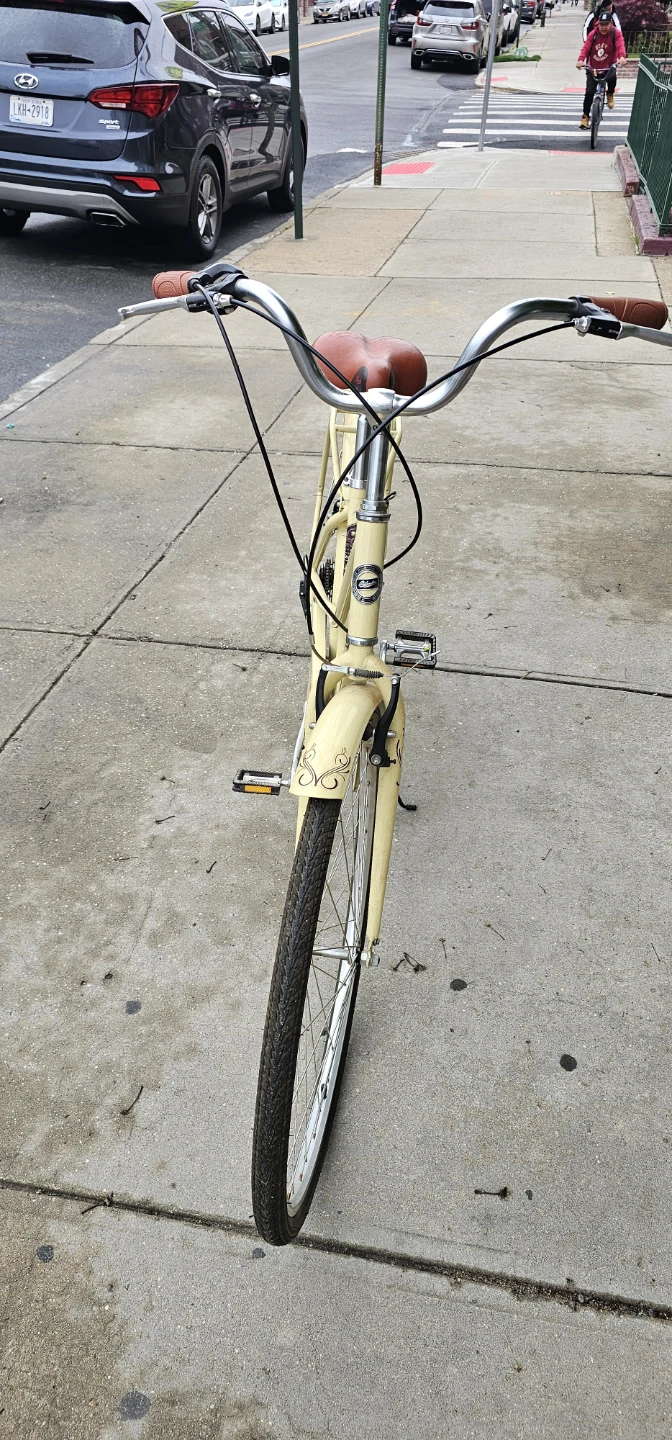 Schwinn Cream Cruiser Bicycle - photo 4