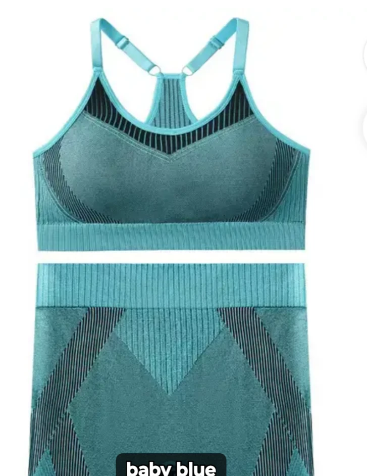 Seamless Sports Bra and Shorts Set - photo 3